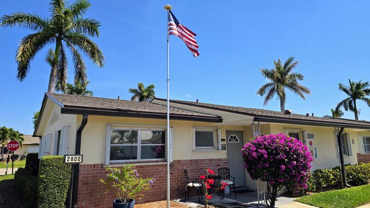 Property Photo:  2800 Ashley Drive E B  FL 33415 