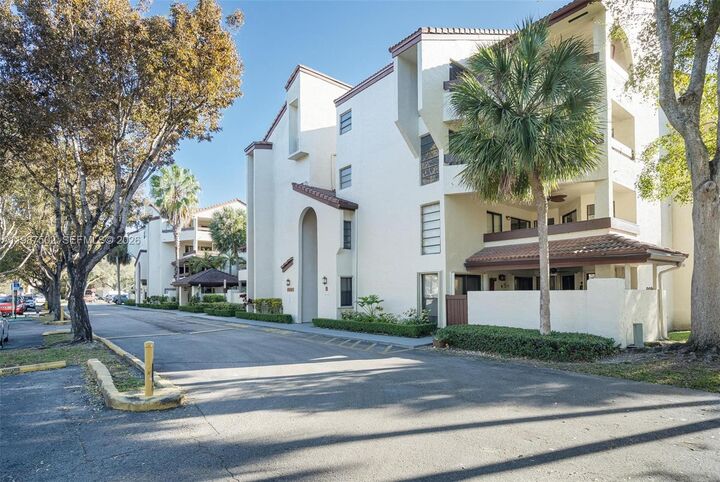 Property Photo:  9040 SW 125th Ave D408  FL 33186 