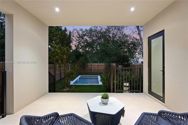 Property Photo:  2925 SW 36th Ave  FL 33133 