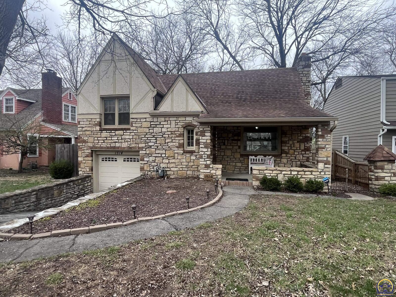 Property Photo: 1514 SW Oakley Ave KS 66604