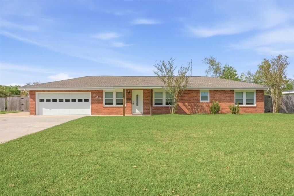Property Photo:  620 Glover Street  LA 70605 