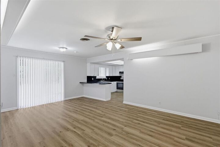 Property Photo:  2330 17th Street  LA 70601 