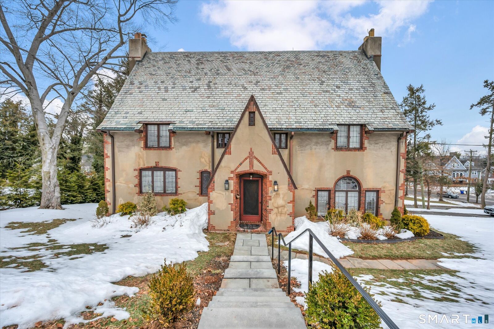 Property Photo:  6 West Hill Drive  CT 06119 