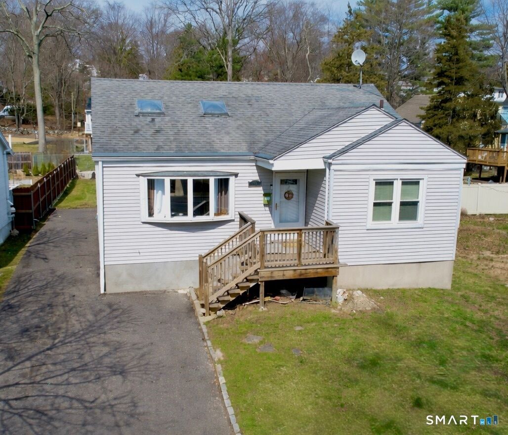 Property Photo:  153 Oaklawn Avenue  CT 06905 