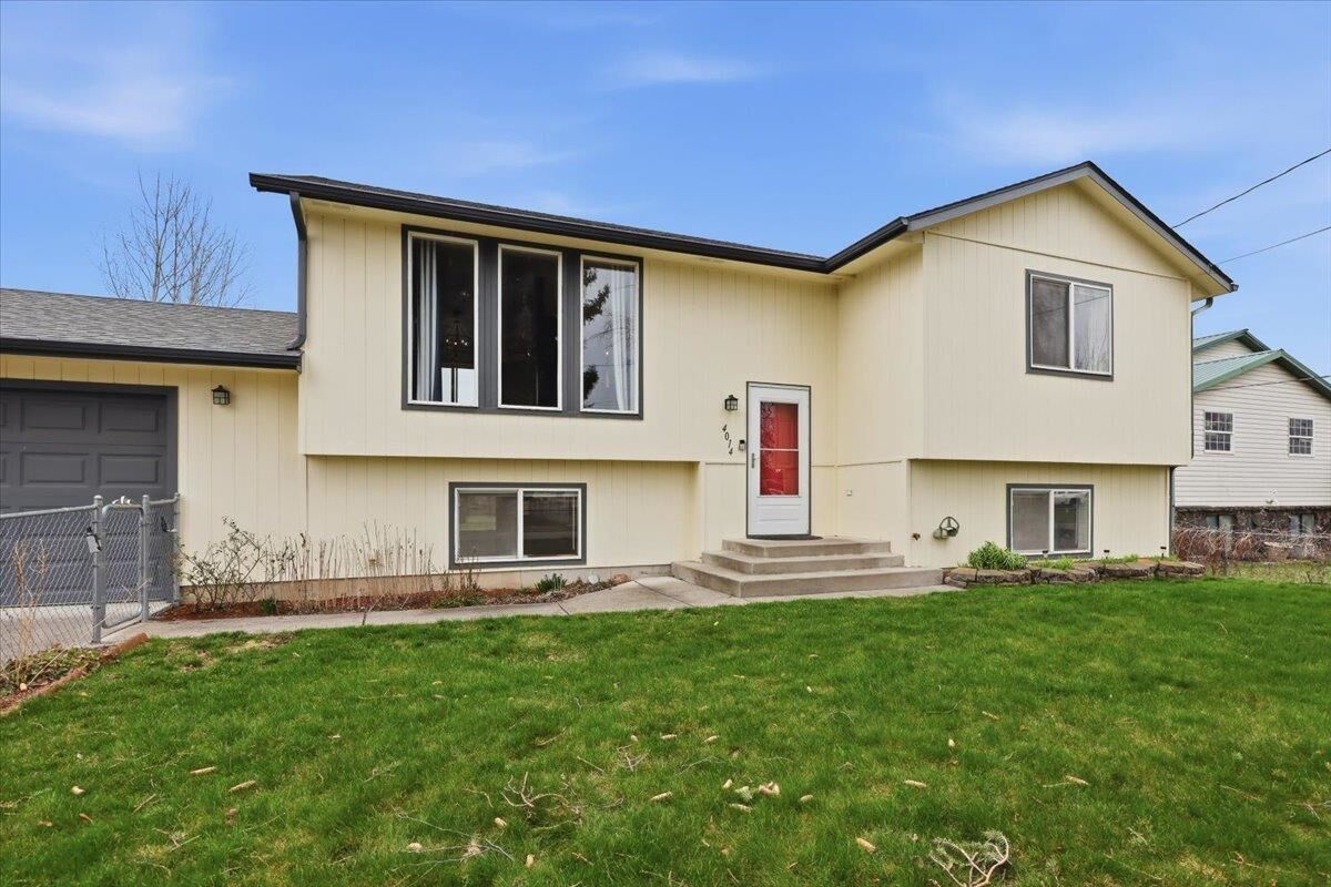 Property Photo:  4014 N Locust Rd  WA 99206 