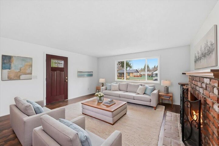 Property Photo:  5616 N Lincoln St  WA 99205 