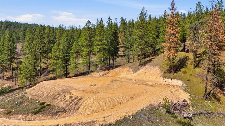 Property Photo: 2600 Pine Top Blk Rd WA 99109