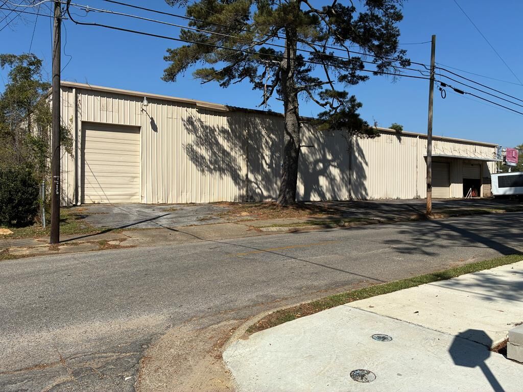 Property Photo:  210 W Washington St  AL 36301 
