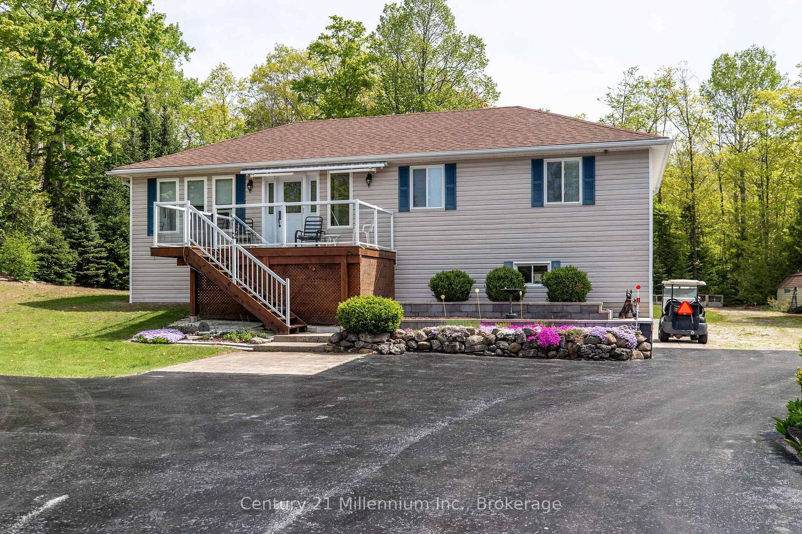 Property Photo:  31 Hemlock Road  ON N0H 2T0 