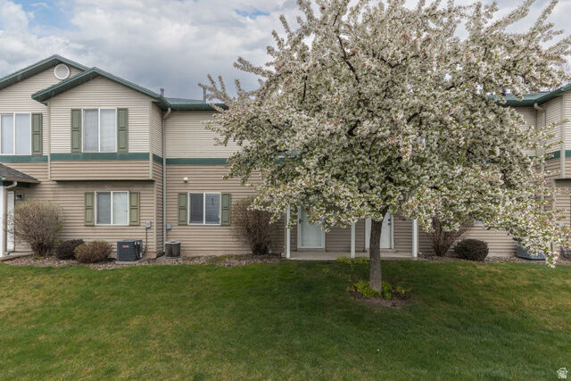 Property Photo: 824 E 760 N UT 84404