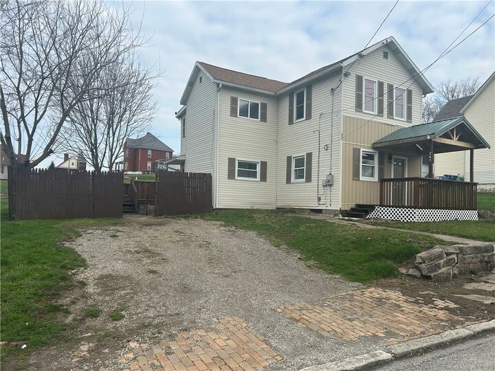 Property Photo:  241 E Fairview Ave  PA 15425 