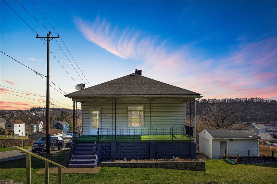 Property Photo:  123 Lloyd Ave  PA 15137 