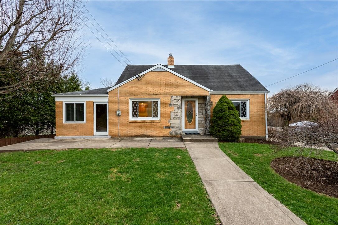 Property Photo:  120 Mildred Ln  PA 15116 