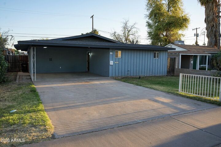 Property Photo:  649 E 2nd Street  AZ 85203 