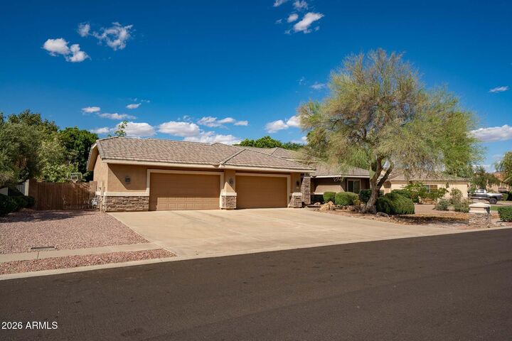 Property Photo:  8216 W Briden Lane  AZ 85383 