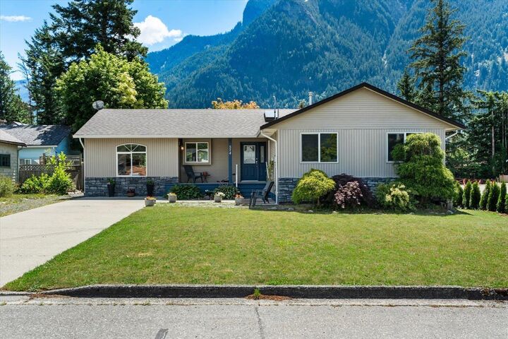 Property Photo: 574 Park Street BC V0X 1L0