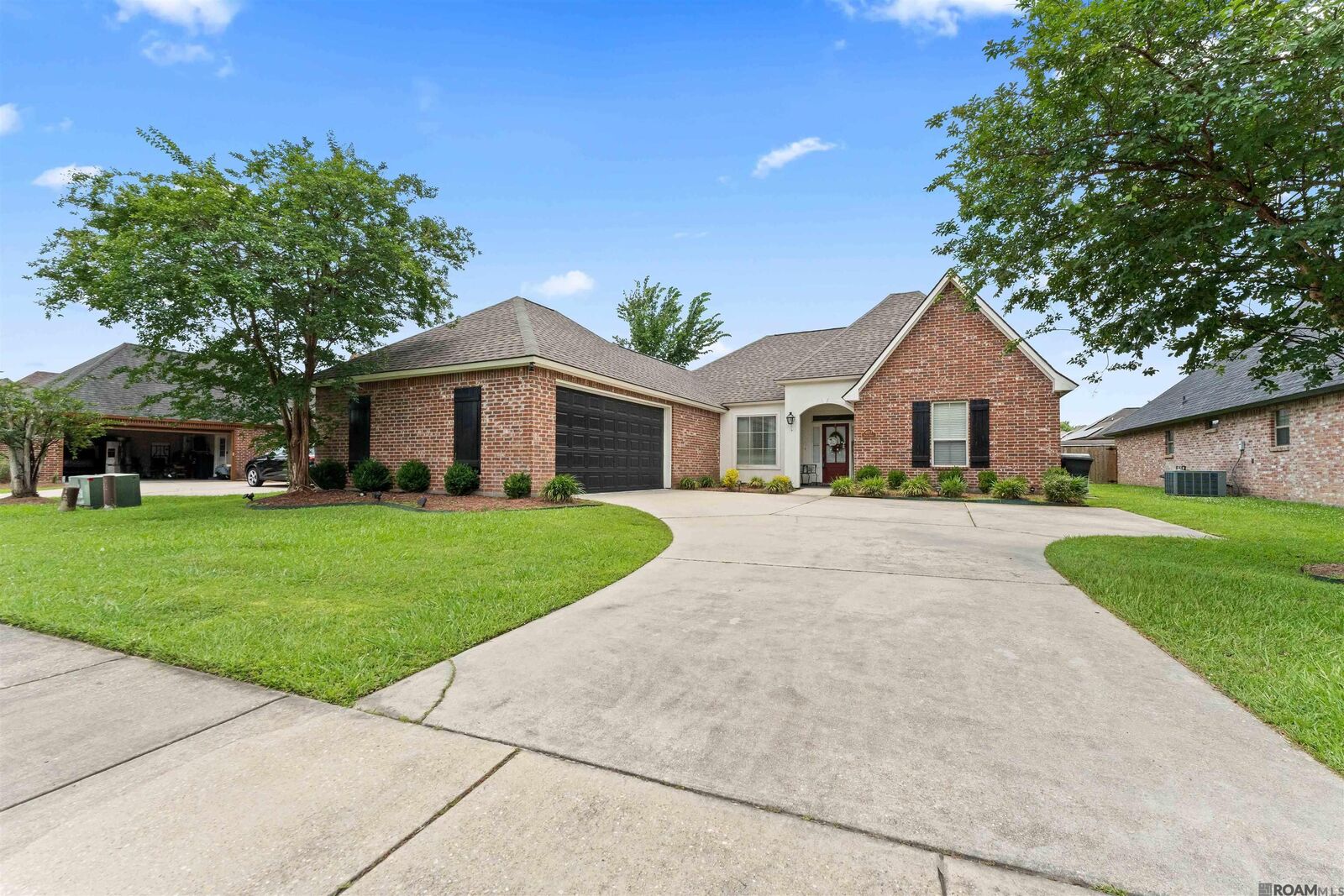 Property Photo: 4077 Shady Ridge Ave LA 70791