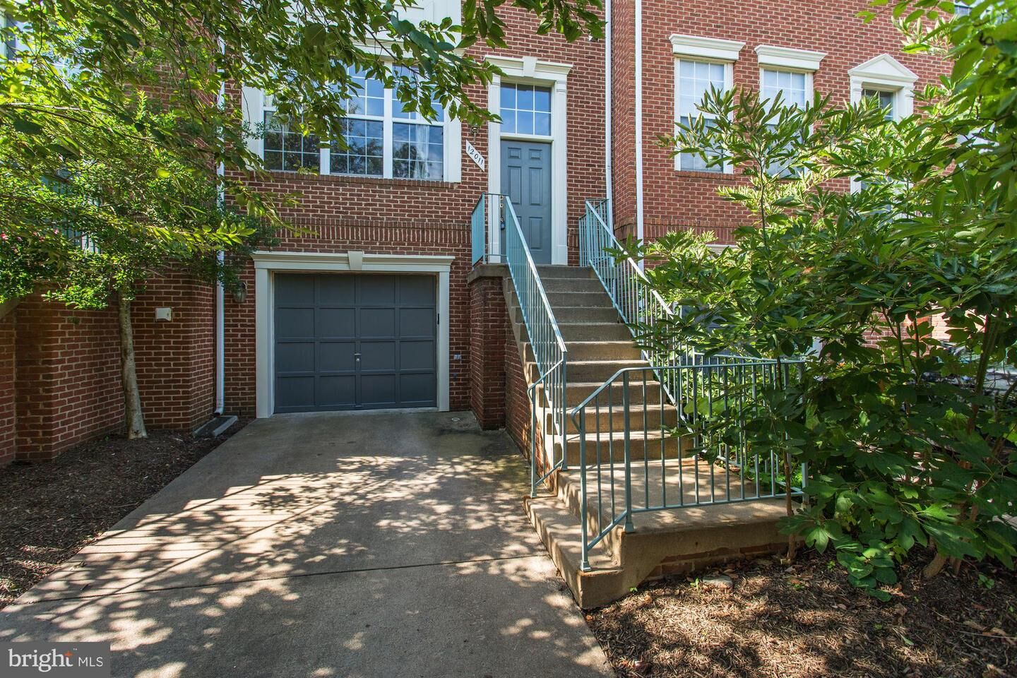 Property Photo: 12011 Edgemere Circle VA 20190
