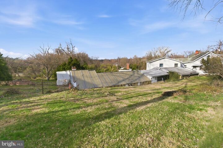 Property Photo: 4464 N Old Glebe Road VA 22207