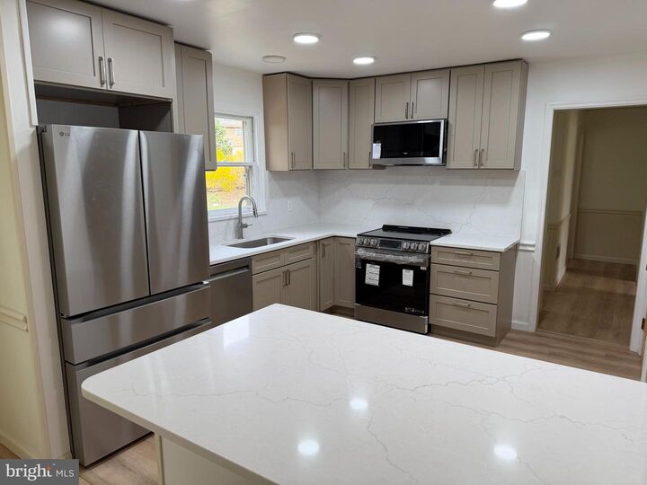 Property Photo: 2348 Henbird Lane PA 17601