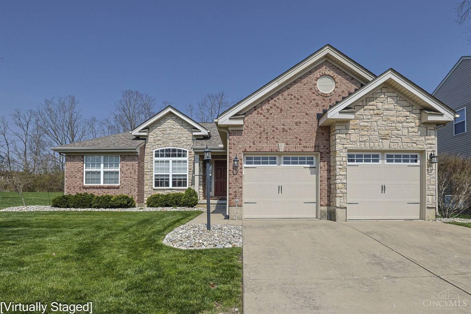 Property Photo:  704 Oak Forest Drive  OH 45152 