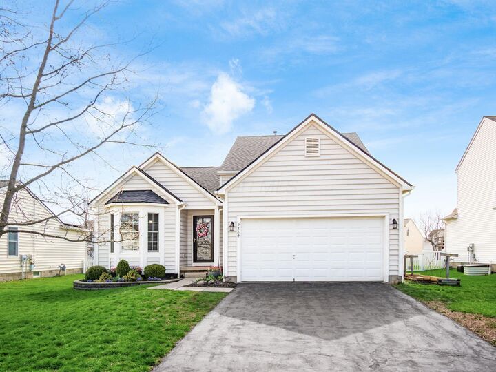 Property Photo:  9360 Magnolia Way  OH 43146 