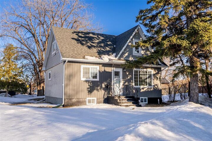 Property Photo:  28 Barberry Road  MB R2J 2G8 