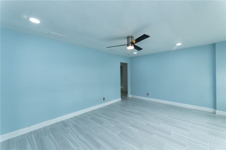 Property Photo:  619 Oakwood Avenue  GA 31501 