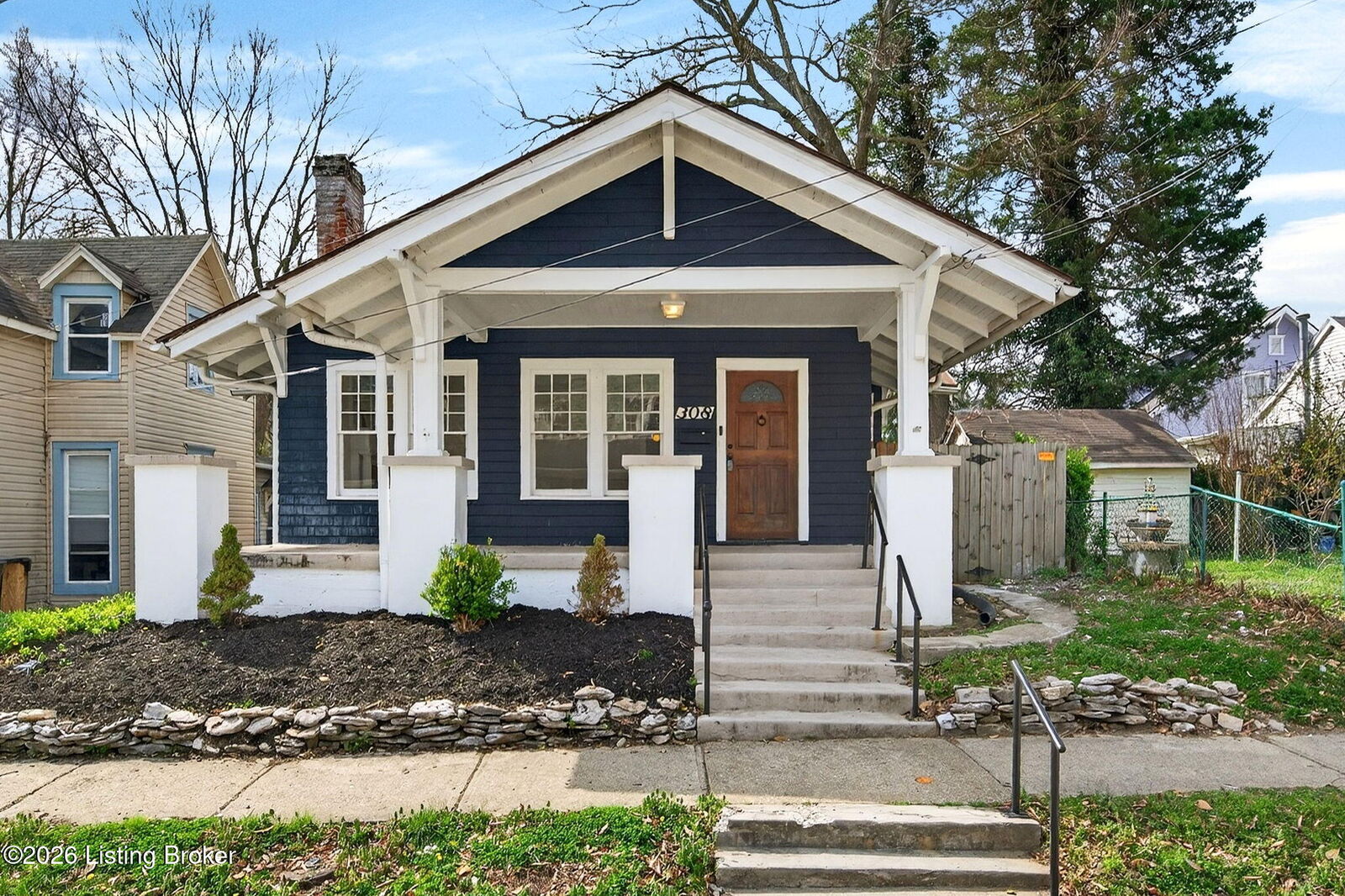 Property Photo: 308 Steele St KY 40601