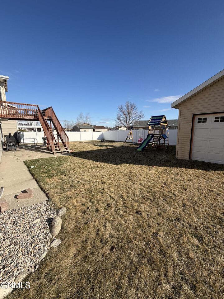 Property Photo: 4407 Chamberlain Drive ND 58503