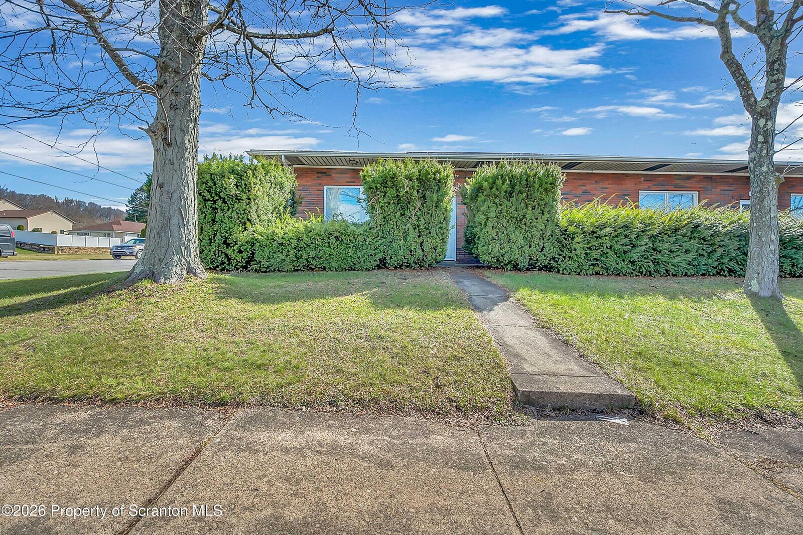 Property Photo:  801 Moosic Road  PA 18518 