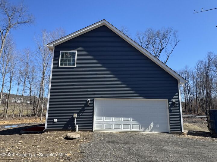 Property Photo: 1139 Jamie Drive PA 18403