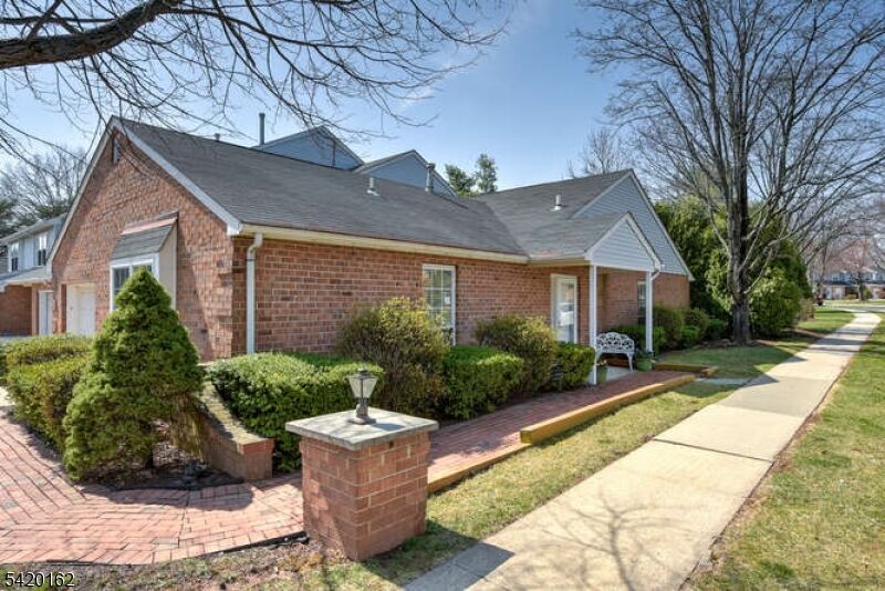 Property Photo:  1 Gerald Ct  NJ 08833 