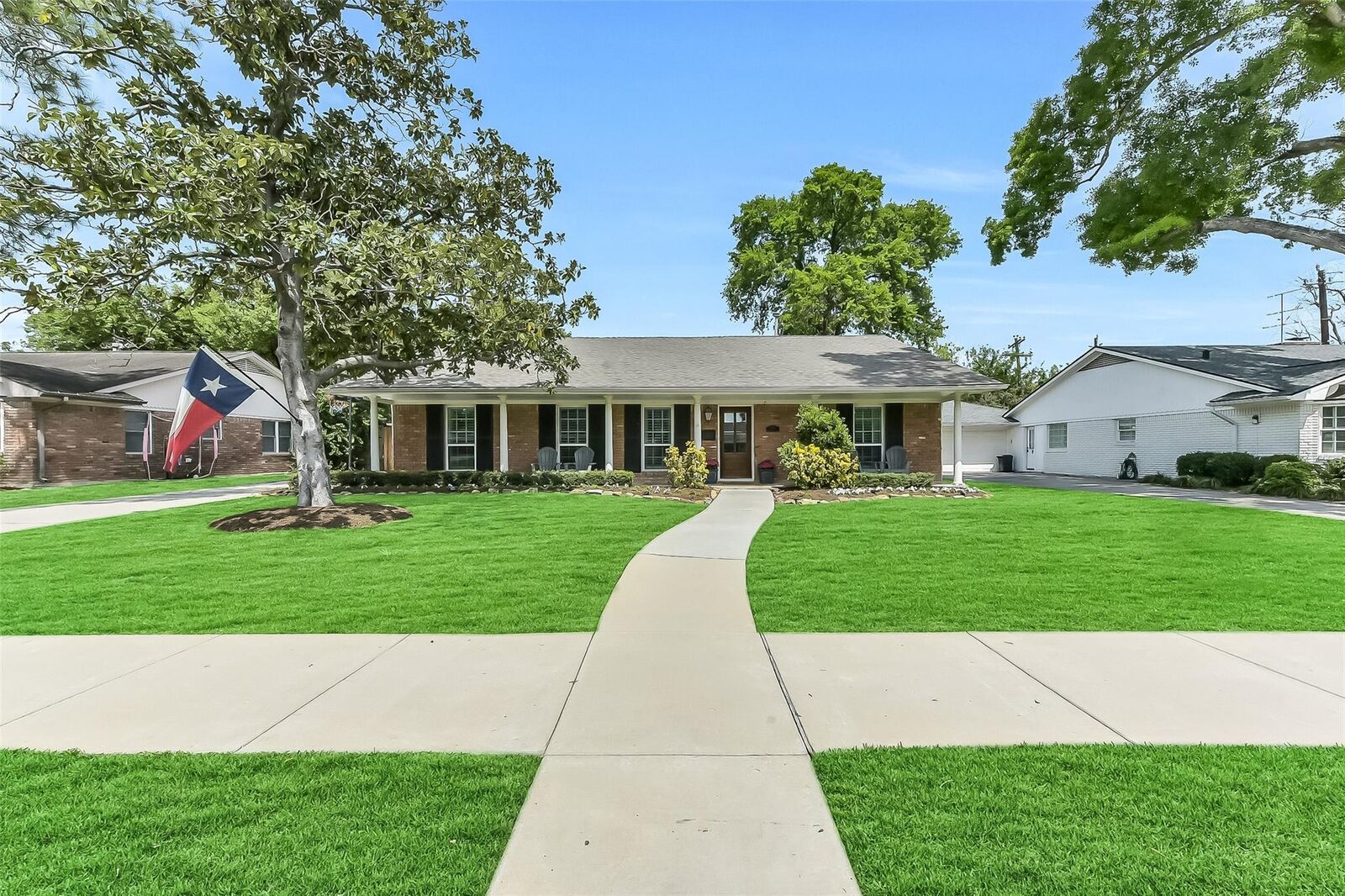 Property Photo:  7706 Meadowbriar Lane  TX 77063 