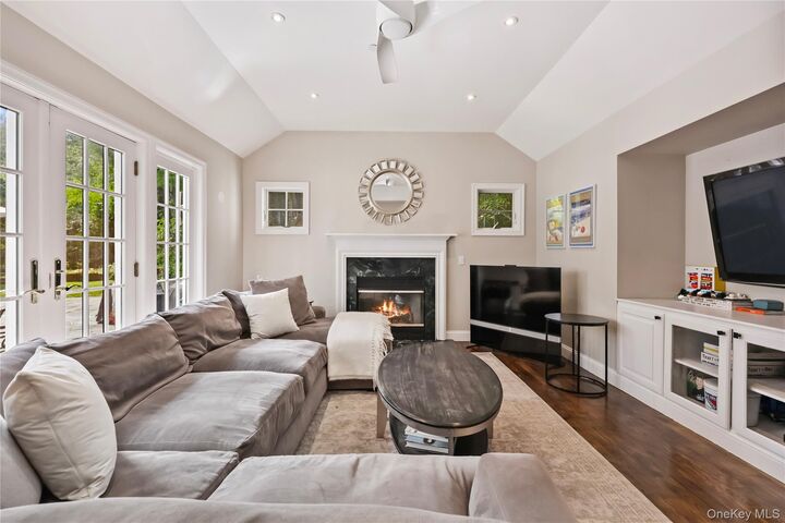 Property Photo:  400 Cyrus Field Road  NY 10533 