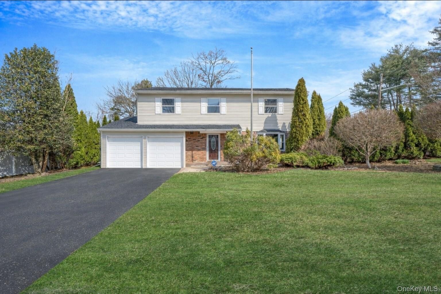 Property Photo: 1 Yardley Lane NY 11767