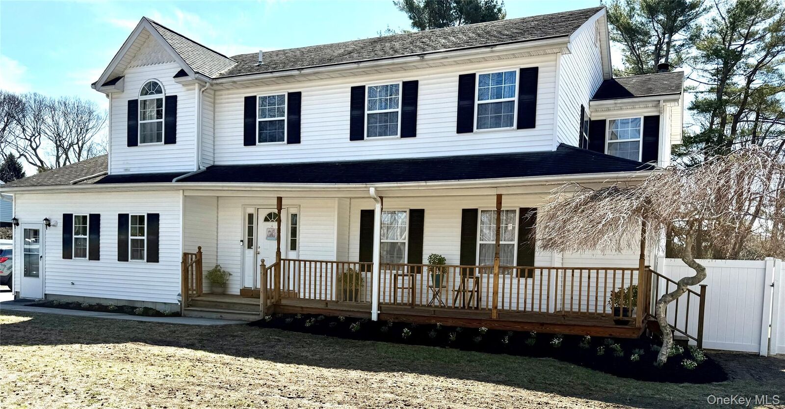 Property Photo:  87 N Howell Avenue  NY 11720 