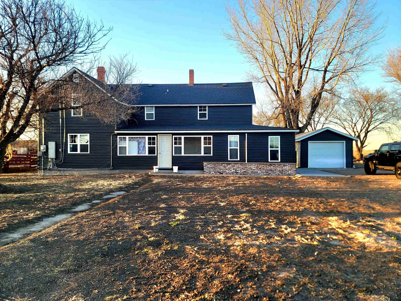 Property Photo: 1612 E 8th NE 69130