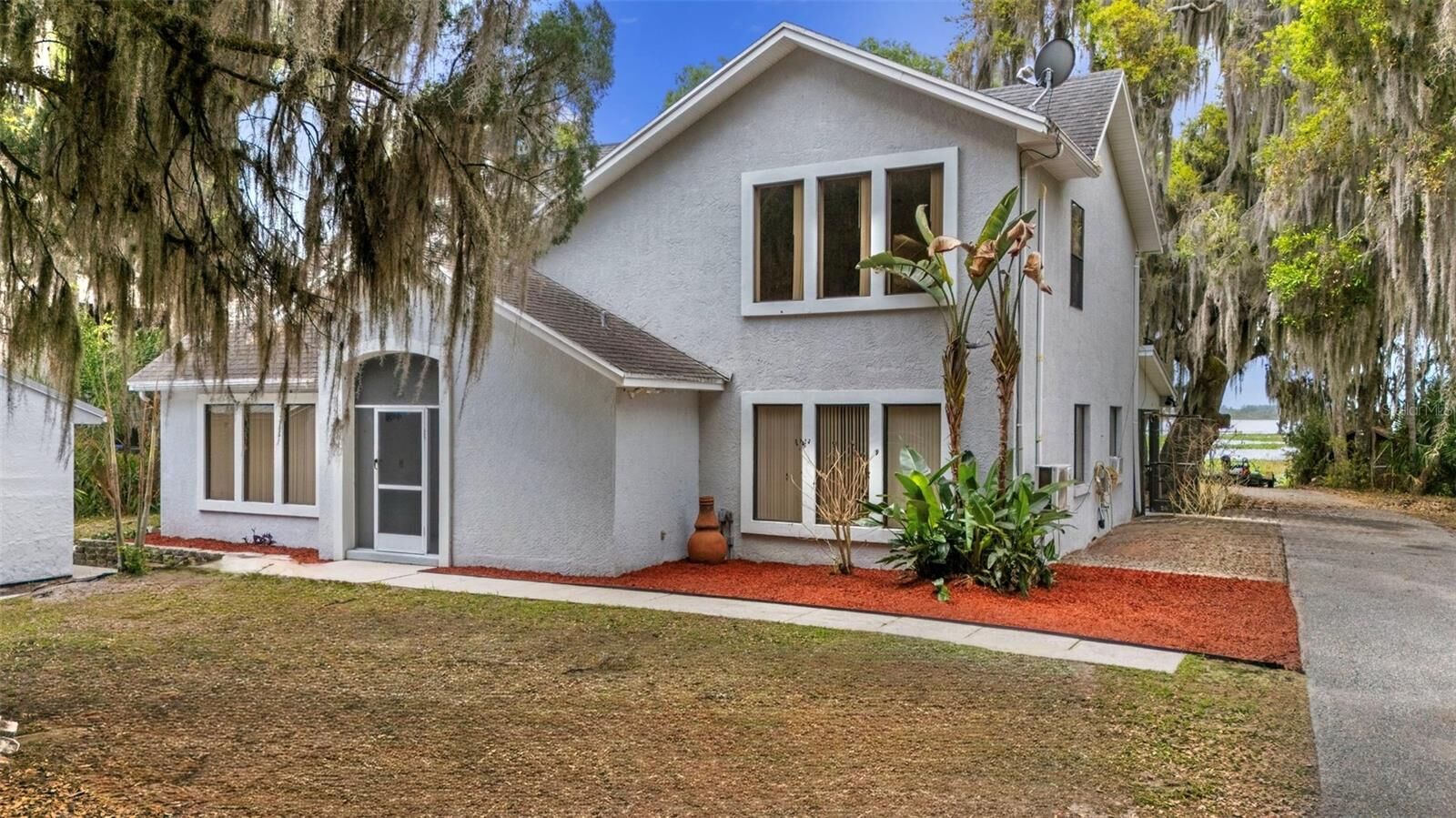 Property Photo: 130 N Carpenter Road FL 32796