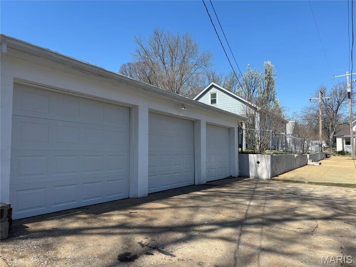 Property Photo:  720 E McKinley Street  IL 62220 