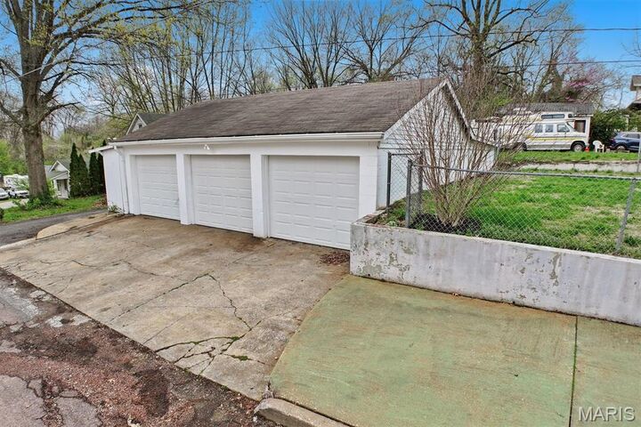 Property Photo: 720 E McKinley Street IL 62220