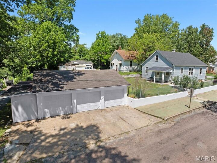 Property Photo: 720 E McKinley Street IL 62220
