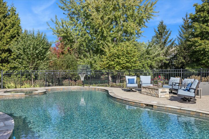 Property Photo:  1581 Grouse Way  IL 60014 