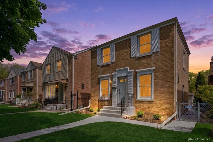 Property Photo: 4135 N Pontiac Avenue IL 60634