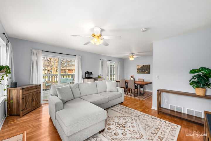 Property Photo:  208 Maple Street C  IL 60554 