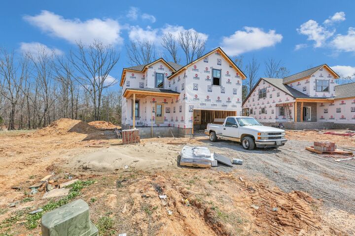 Property Photo: 353 Chase Dr TN 37043