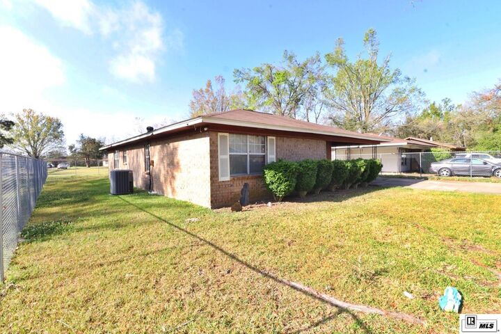Property Photo:  209 Harding Drive  LA 71203 