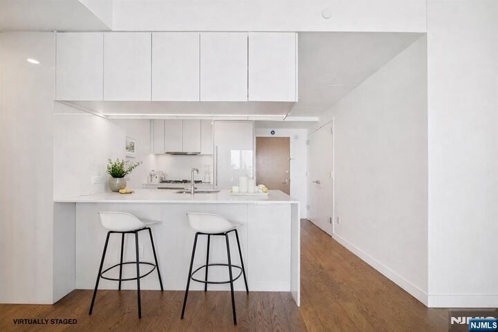 Property Photo: 99 Hudson Street 2607 NJ 07302