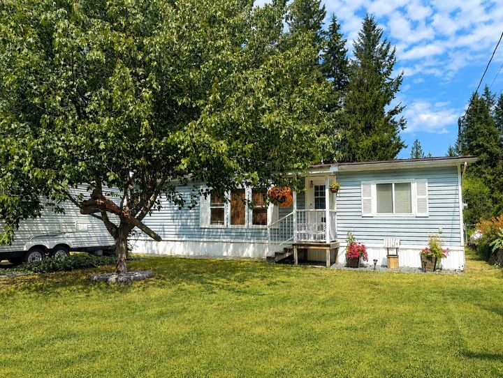 Property Photo: 19 West Poirier Road BC V0E 2K0