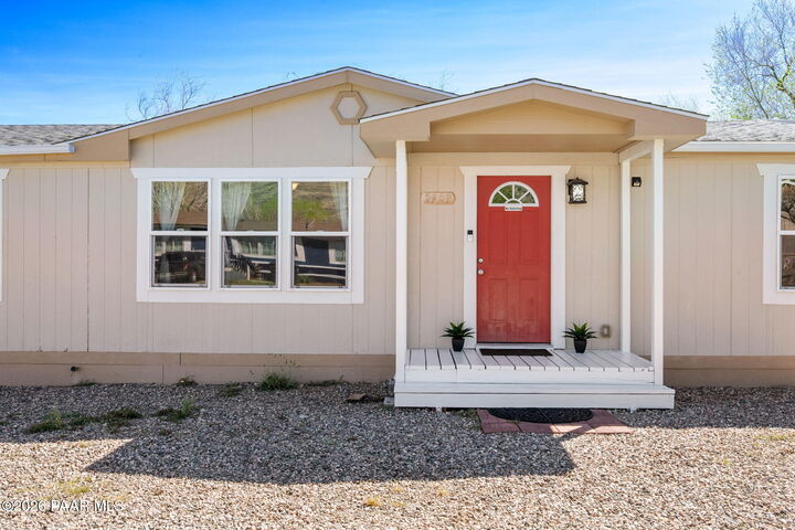Property Photo:  2923 N Kings Highway East  AZ 86314 